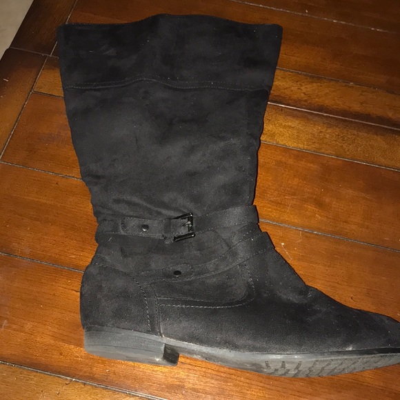 Boots - Picture 2 of 6